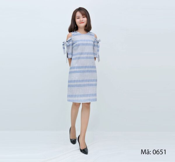 Đầm suông tay nơ khoét vai Paltex 0651 (đầm kẻ dễ thương) - Ảnh 2